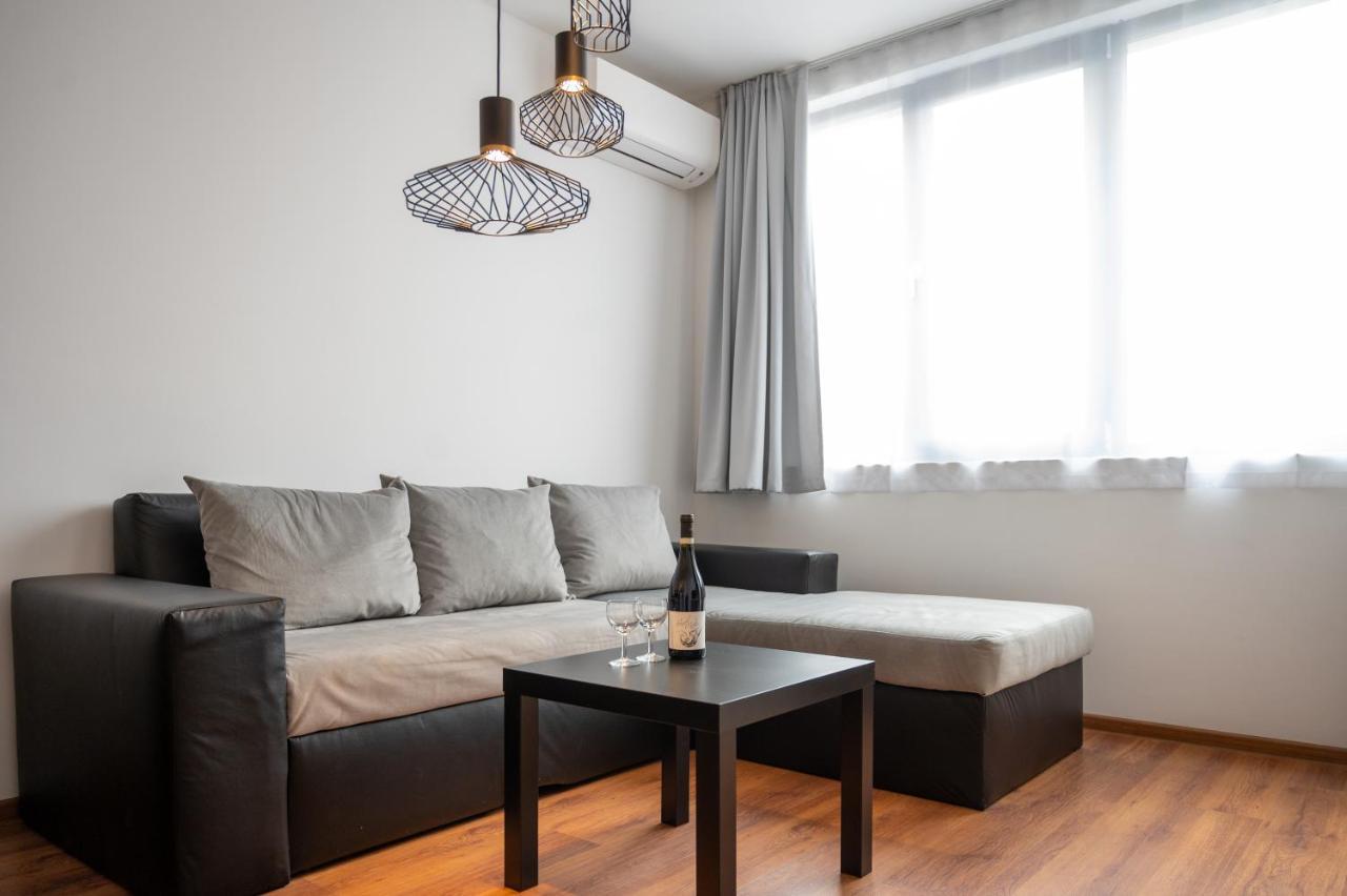 Sunny 1Bdr Apartment Near Center Sofia Exterior foto